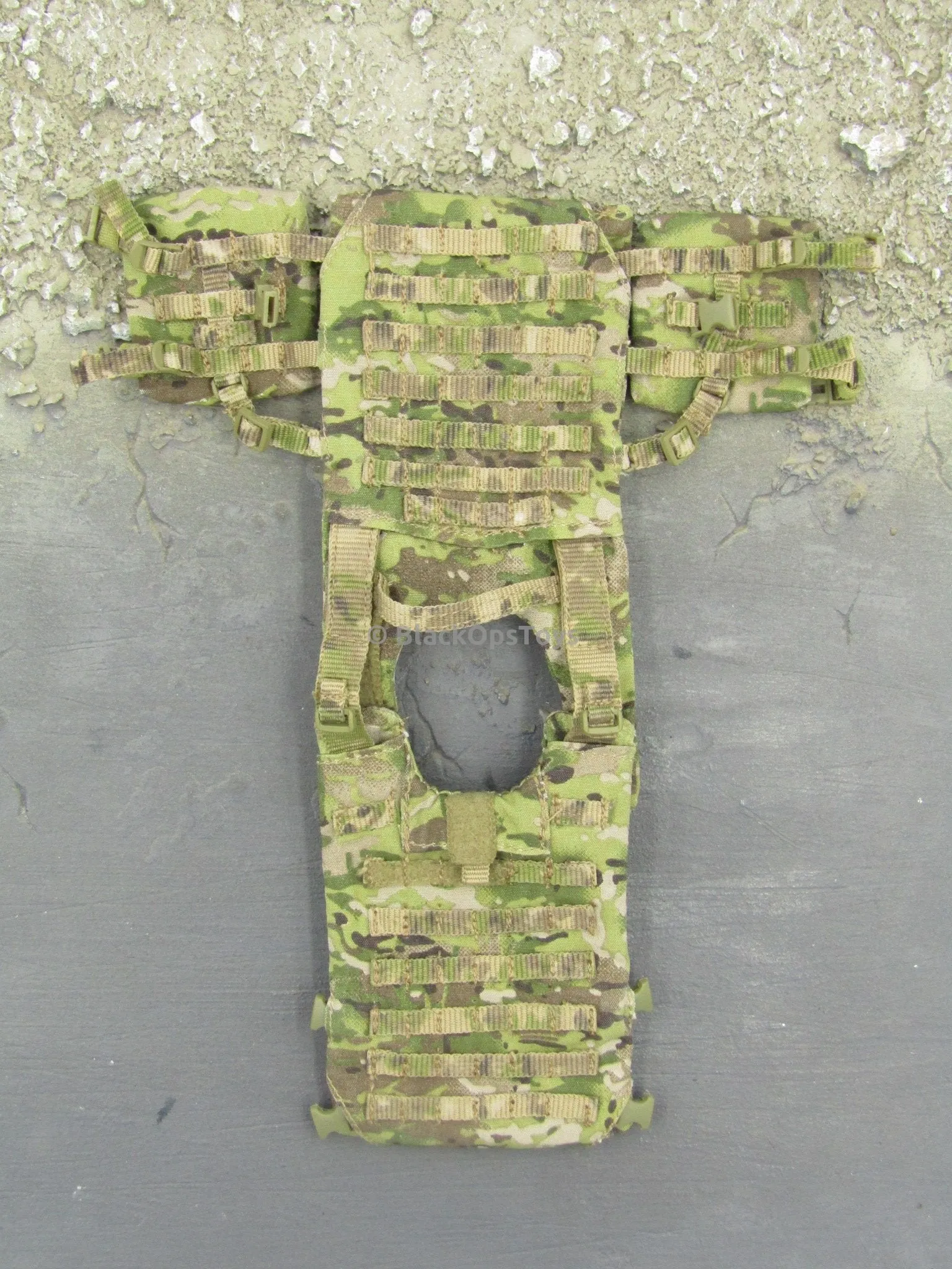 US Army in Afghanistan Jude Law Multicam Molle Vest